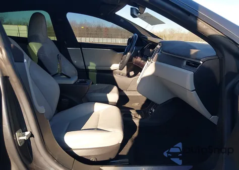 2015 Tesla Model S 85D/P85D z USA, uszkodzony, nr VIN 5YJSA1H48FF081617